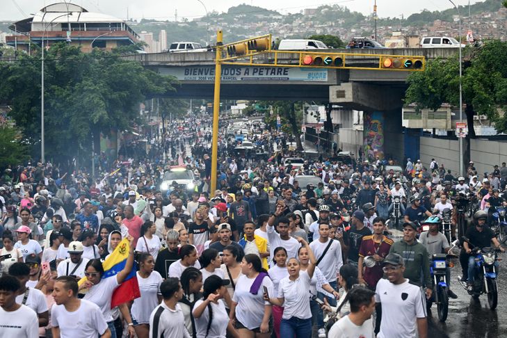 "Ils nous ont volé": à Caracas, la colère contre la réélection de Maduro