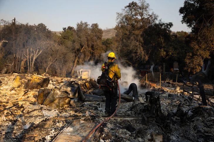 L'état d'urgence décrété à Los Angeles, menacé par les incendies