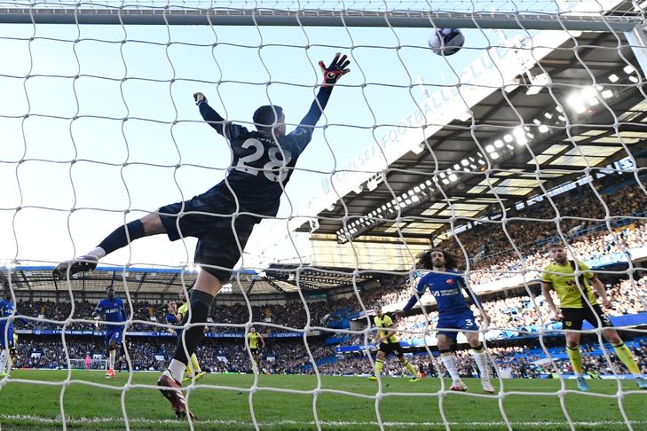 England: Chelsea spoils, Newcastle amazes