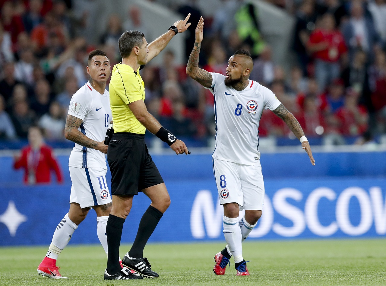 Confederations Cup Chile Beat Cameroon 2 0 Loop Jamaica