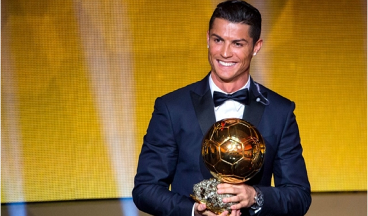 Ronaldo raises £600k for charity after auctioning 2013 Ballon d'Or