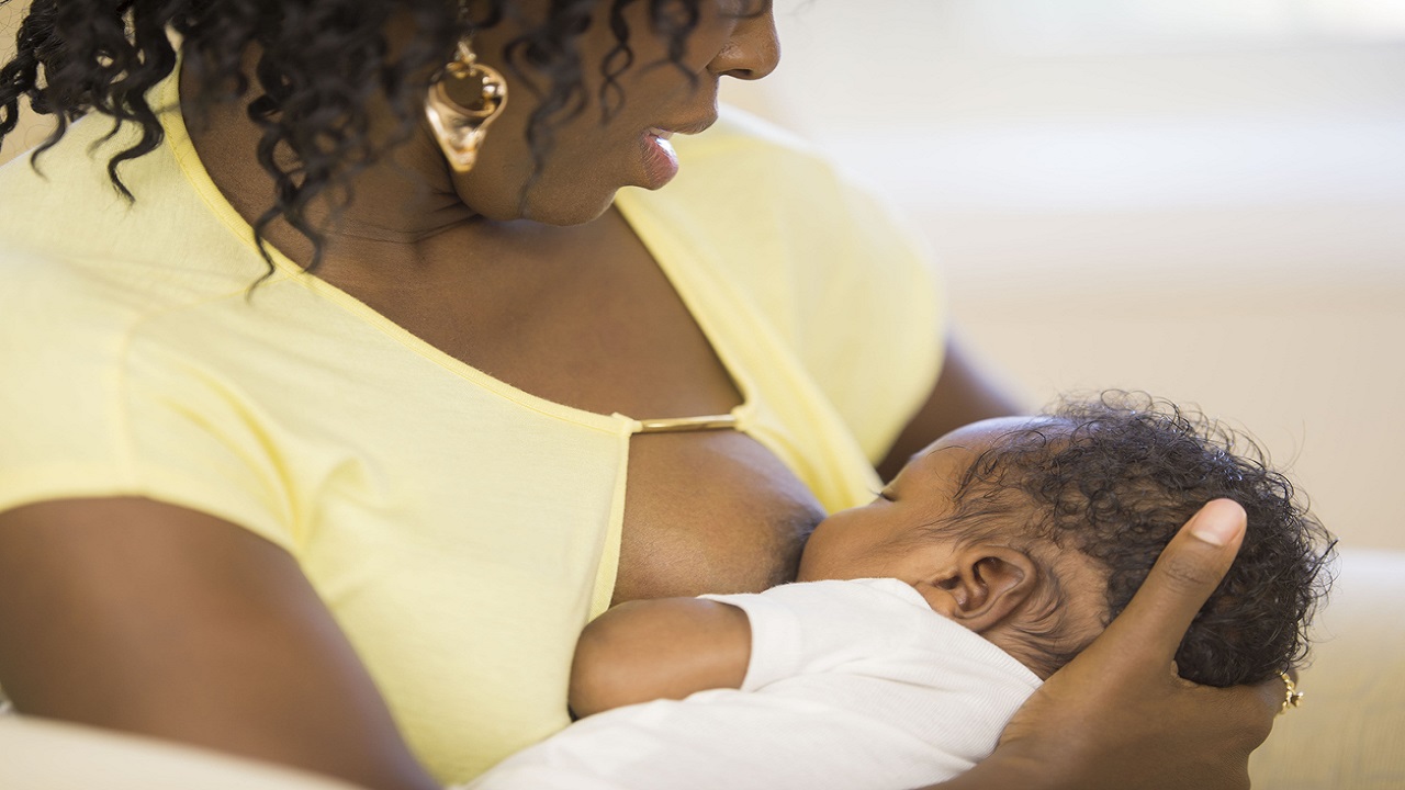 Jamaican Breastfeeding Porn - Jamaican cop slammed for putting breastfeeding mom out of station | Loop  Trinidad & Tobago