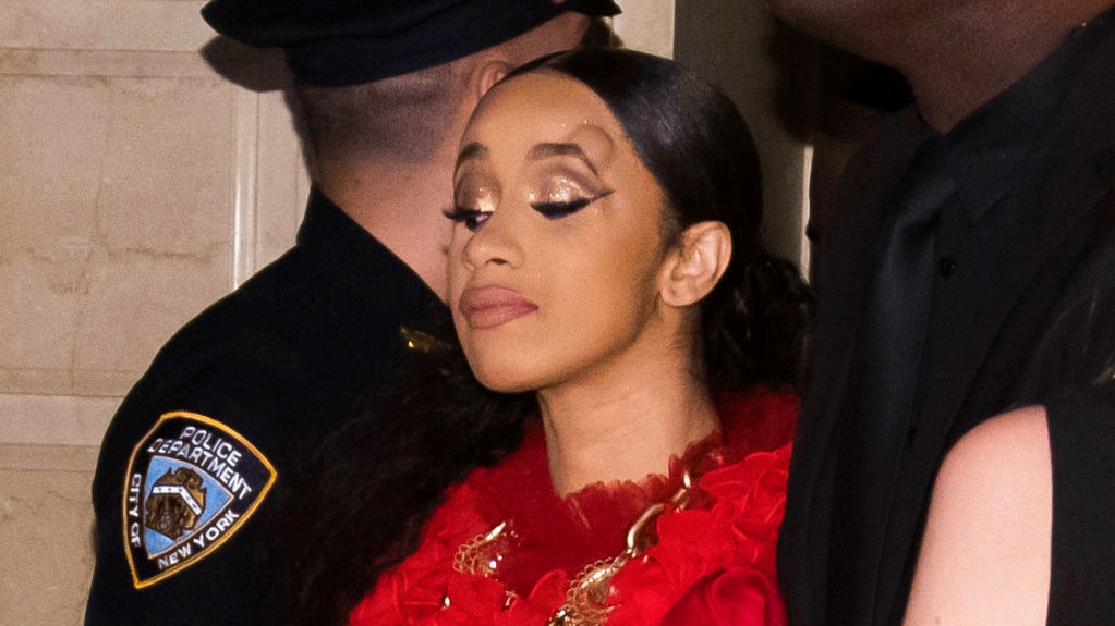Cardi B Escorted Out Of Fashion Party After Lunging At Nicki Minaj Loop Barbados
