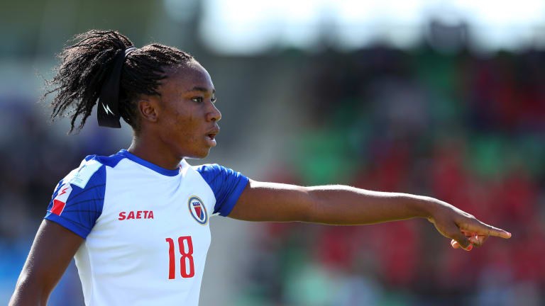 Haiti-Foot: Melchie Dumornay invitée à l'Olympique ...