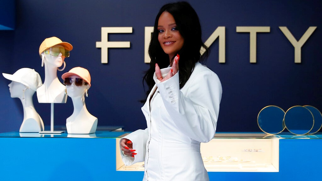 Making history: Rihanna launches brand Fenty in Paris store | Loop News