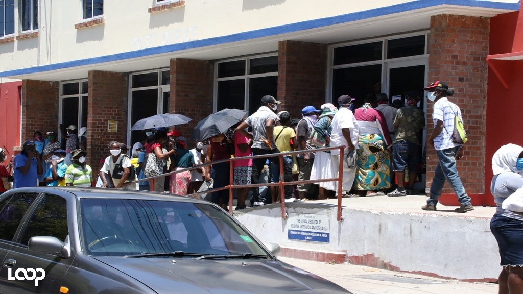 VIDEO: Chaos at Spanish Town Post Office on crowded payment day | Loop  Jamaica