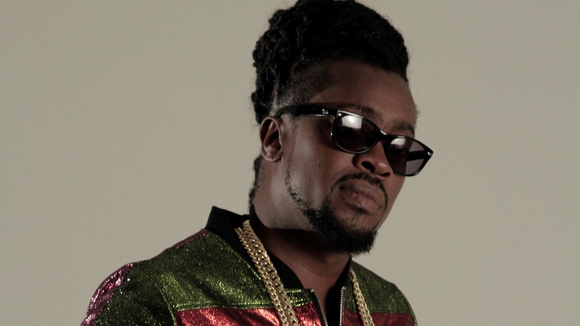 Beenie Man striking while the iron is sizzling hot | Loop News