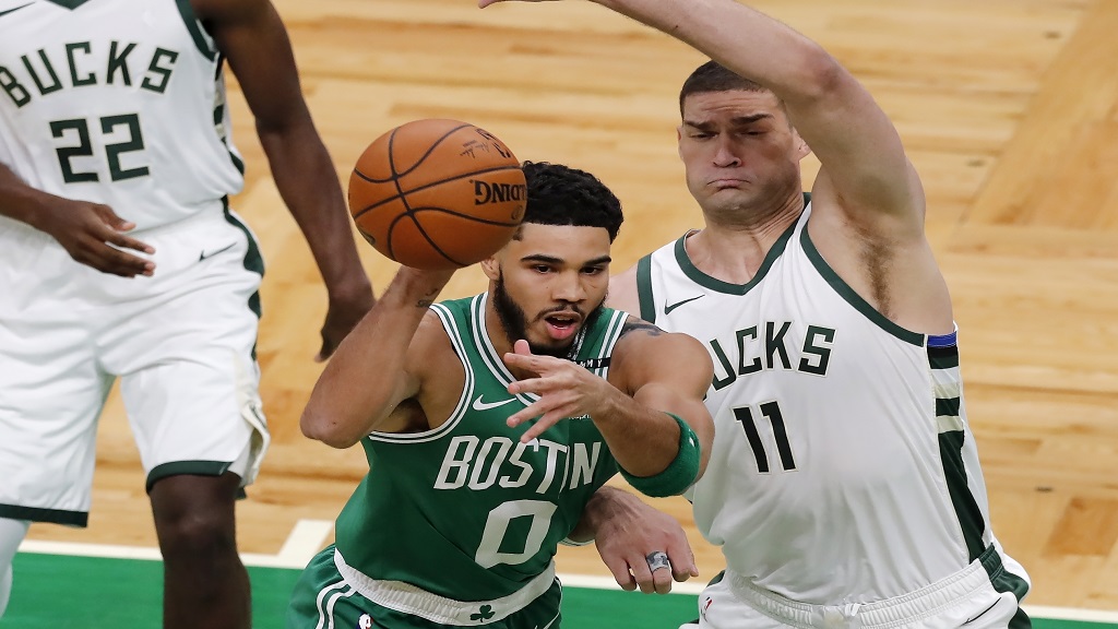 Jayson Tatum, Celtics Win OT Thriller over Joel Embiid, 76ers to