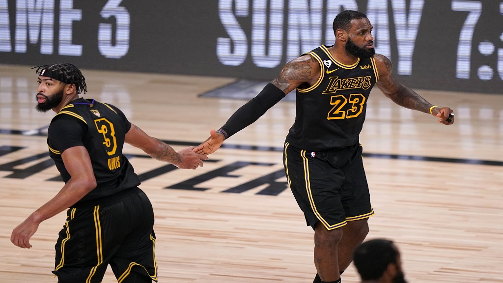 Lakers stop Heat in Game 2 of NBA Finals
