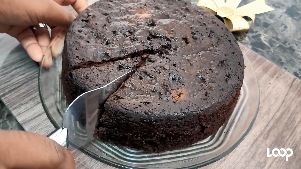 Mom's Trini Fruit Cake / Trini Black Cake ( No Sugar ) - Episode 1129 -  YouTube