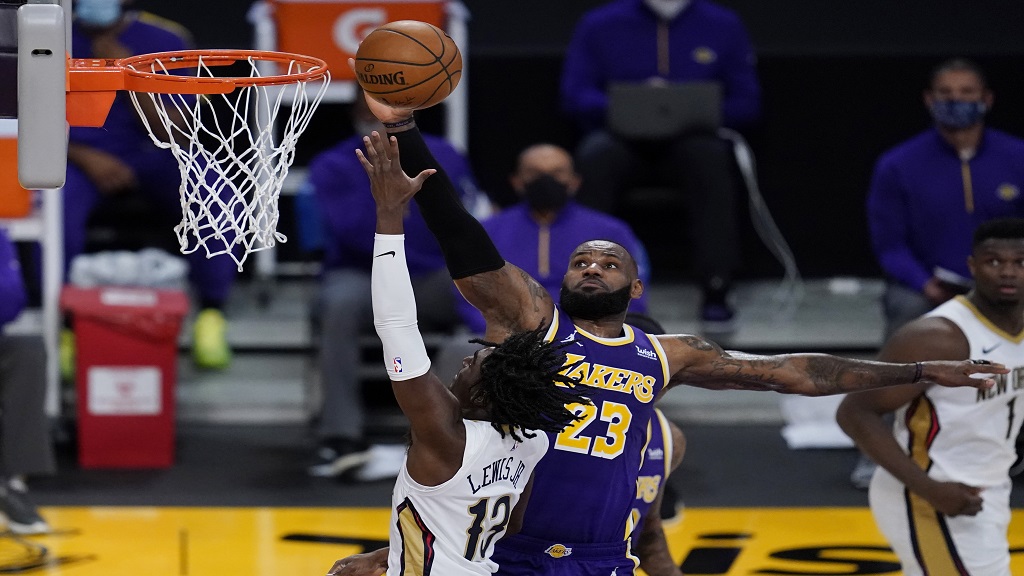 LeBron James, Lakers extend impressive streaks with most popular