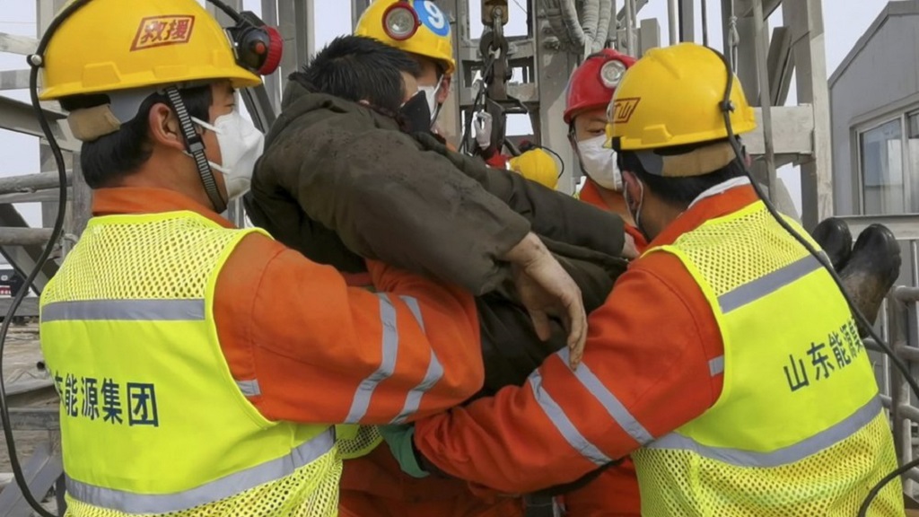 Watch: Trapped for 2 weeks, 11 workers rescued from China gold mine | Loop  News