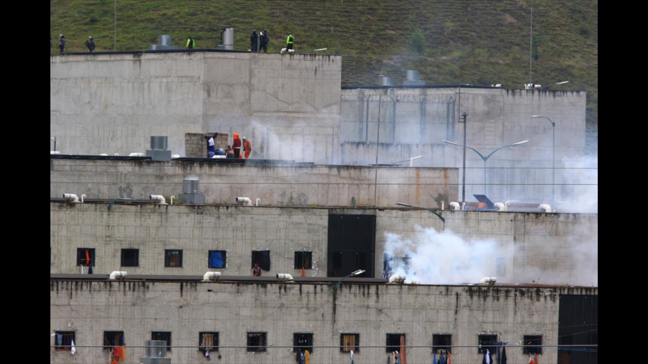 prison architect prisons riot