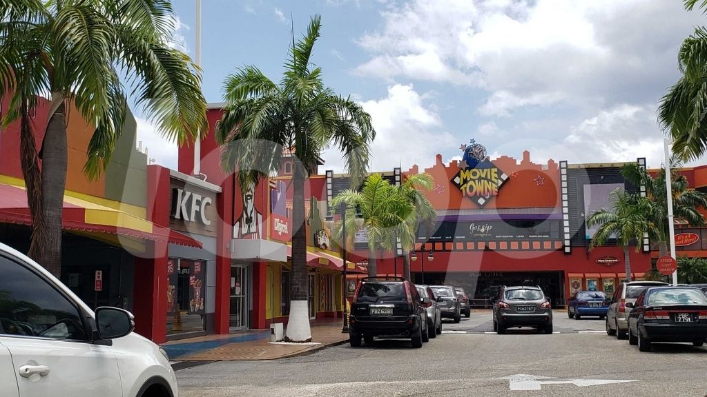 Movie Town sube los precios de las entradas |  Loeb Trinidad y Tobago