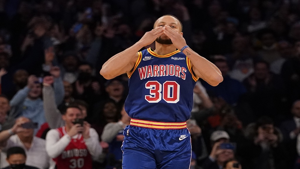 Curry leads Warriors past Knicks as fans return to MSG - The San