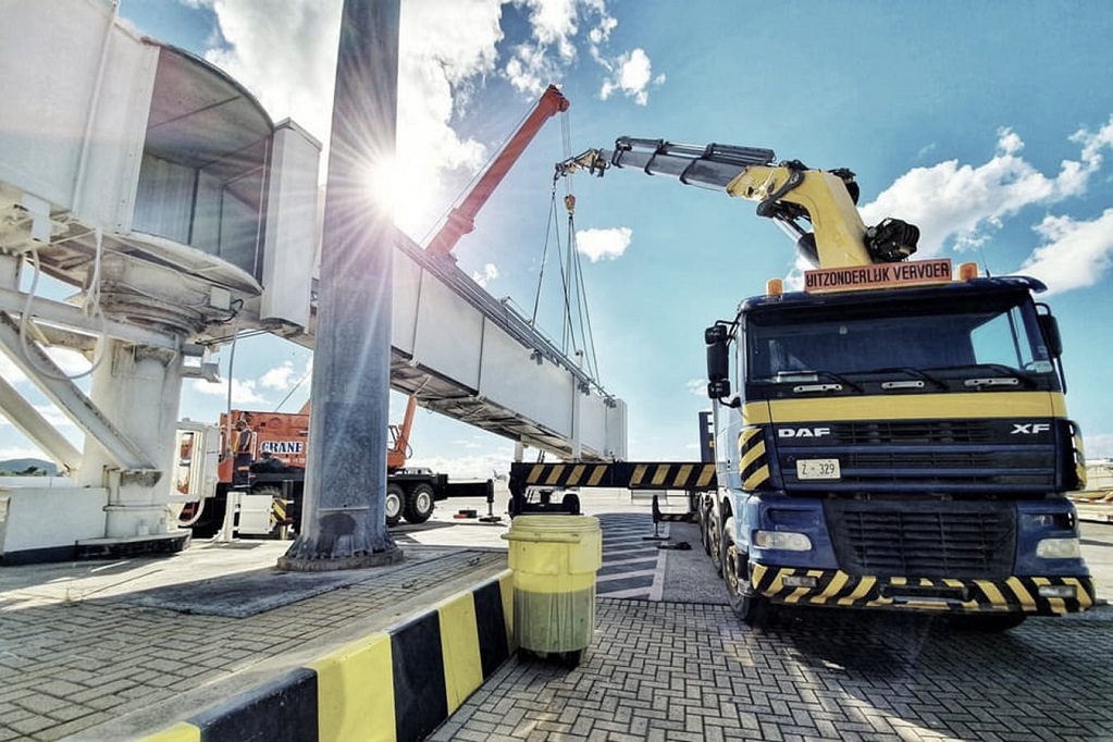 File photo of the removal of the Passenger Board Bridges at PJIA in 2020. ( Photo via: Princess Juliana International Airport- St Maarten/Facebook) 