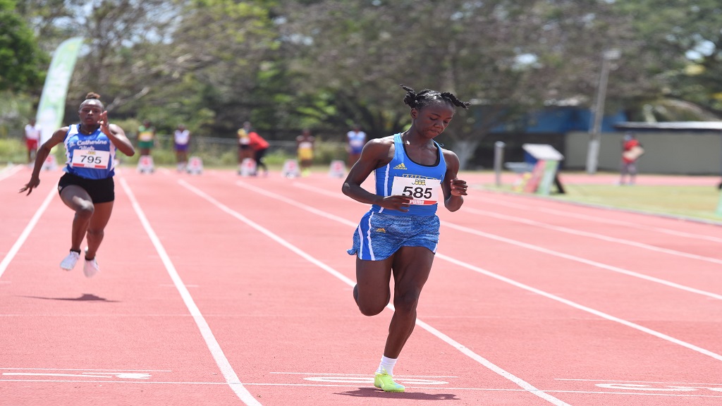 Trackalerts.com on X: Rushana Dwyer of Edwin Allen High tops the Class 1  girls' 800m final in 2:08.27 #centralchamps2022  / X