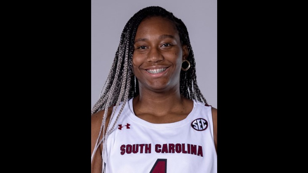 Aliyah Boston welcomed by South Carolina fans in win vs Atlanta Dream