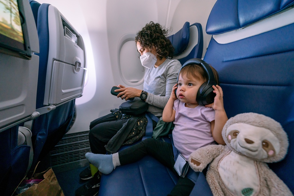 Review: Travel Snug Airline Seat Cushion For Kids