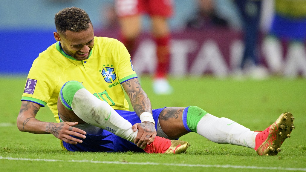 Neymar injures right ankle during Brazil's World Cup win