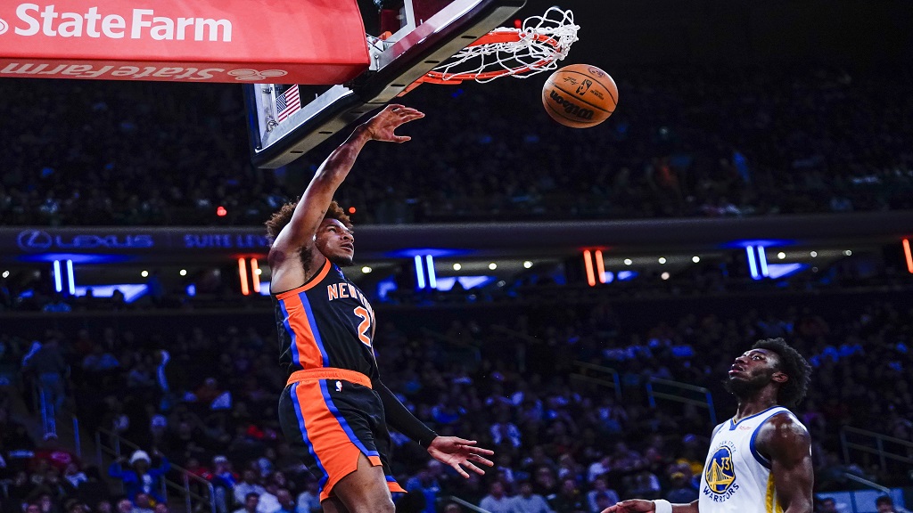 20 3-pointers lift Knicks to victory