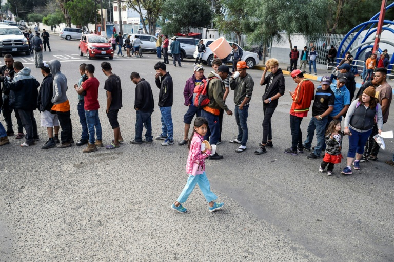 UU.: Juez ordena bloqueo de migrantes en frontera con México
