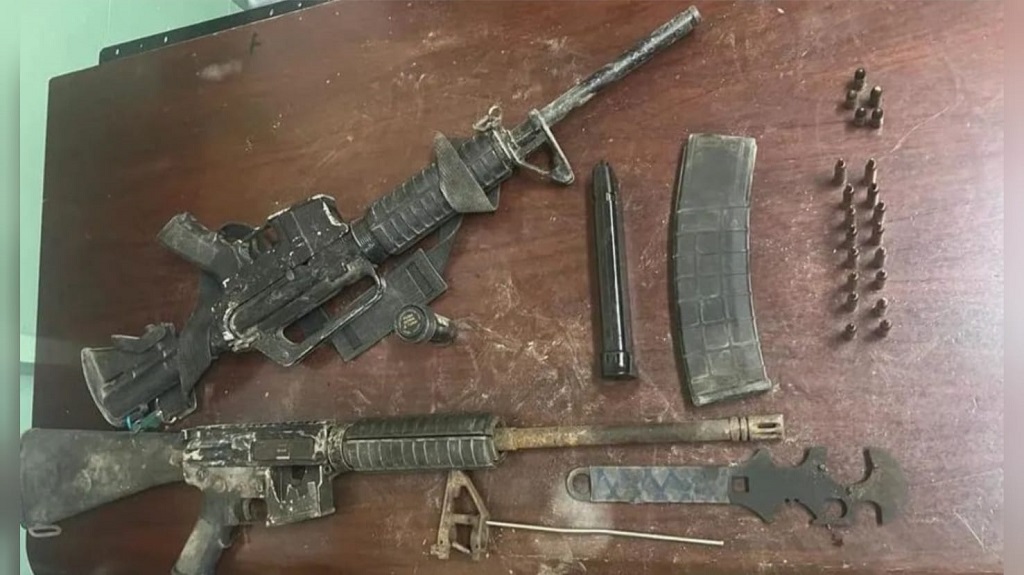 Two M16 rifles seized in Salt Spring, St James on Tuesday. (Photo: jamaicaconstabularyforce via IG)