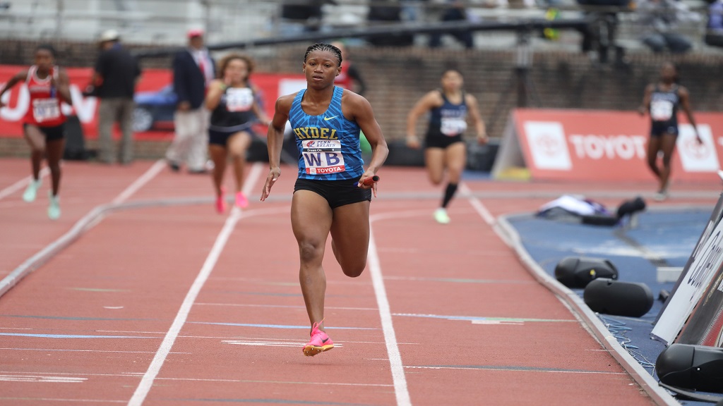 Hydel lead 4 Jamaican schools into 4x100 final at Penn Relays