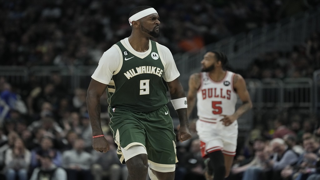 Grimes Stars as Shorthanded Knicks No Match for Bucks