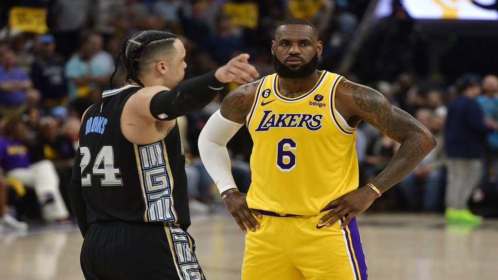 LeBron James, Lakers eliminate champion Warriors with 122-101