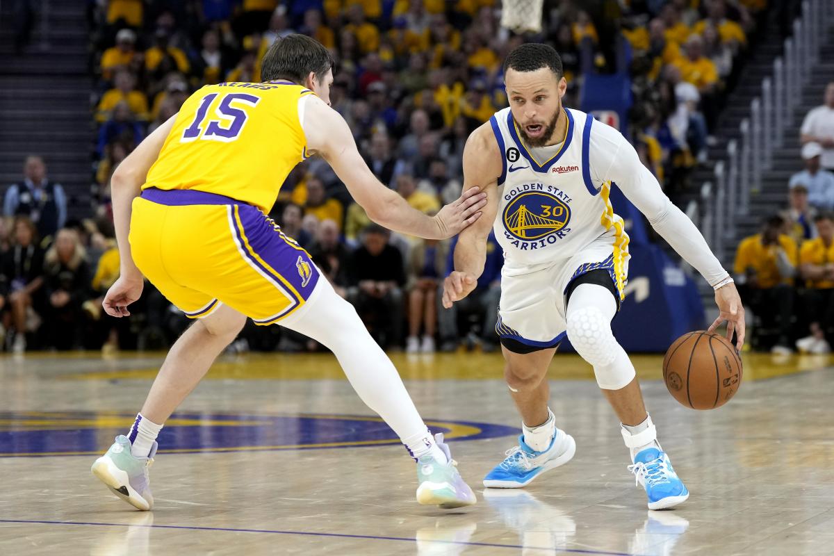Stephen Curry, Warriors stave off elimination, force Game 6 by