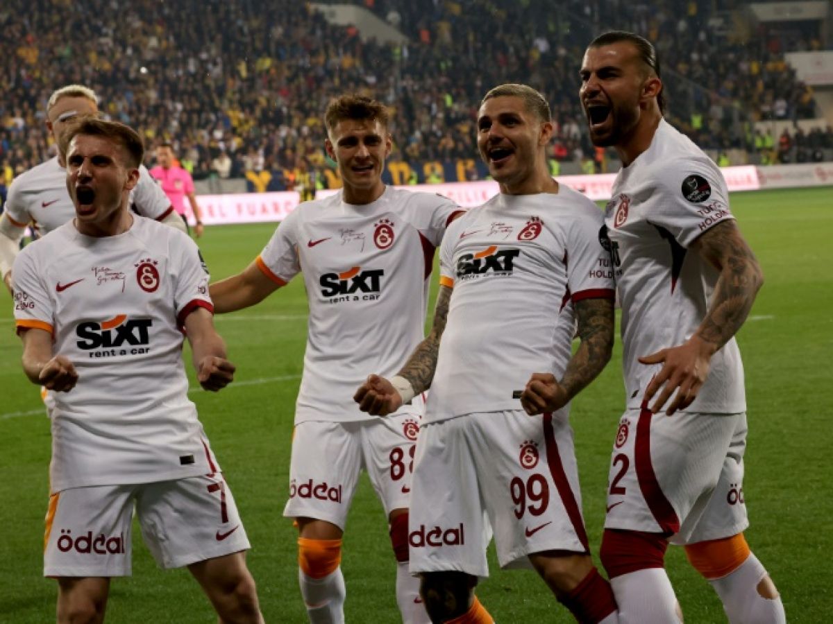 Foot: Galatasaray sacré champion de Turquie