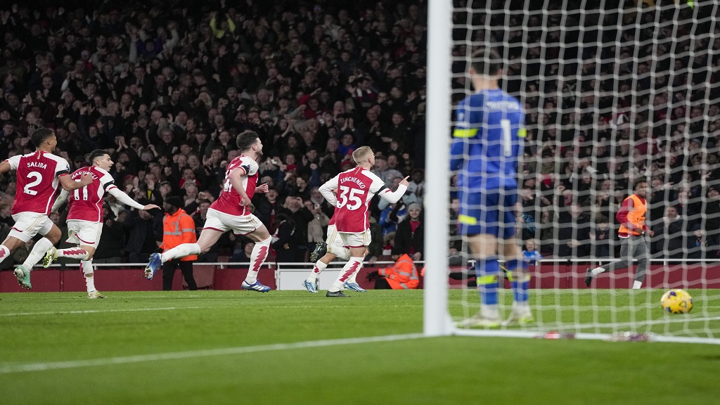 How Arsenal beat Burnley 3-1 to draw level with Manchester City atop  Premier League - The Athletic