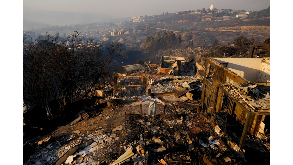 Al menos 46 personas han muerto mientras los incendios forestales se extendían a zonas residenciales en Chile