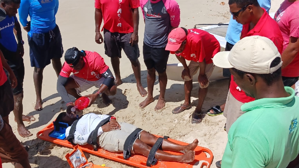 The Saint Lucia Life Saving Association facilitating a CPR training session 