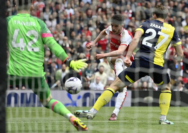 Le milieu d'Arsenal Declan Rice marque le troisième but de son équipe samedi contre Bournemouth, lors du match de Premier league à l'Emirates Stadium de Londres.
JUSTIN TALLIS / AFP
