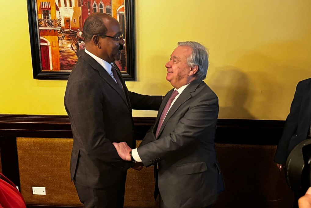 Prime Minister of Antigua and Barbuda Gaston Browne greets UN Secretary-General António Guterres. (Photo credit: ABSTV) 