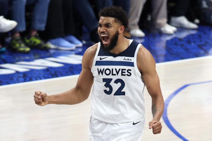 The interior of the Timberwolves Karl-Anthony Towns during his team's victory in Dallas, for Game N.4 of the Western Conference final of the NBA playoffs, May 28, 2024. TIM HEITMAN / GETTY IMAGES NORTH AMERICA/AFP 