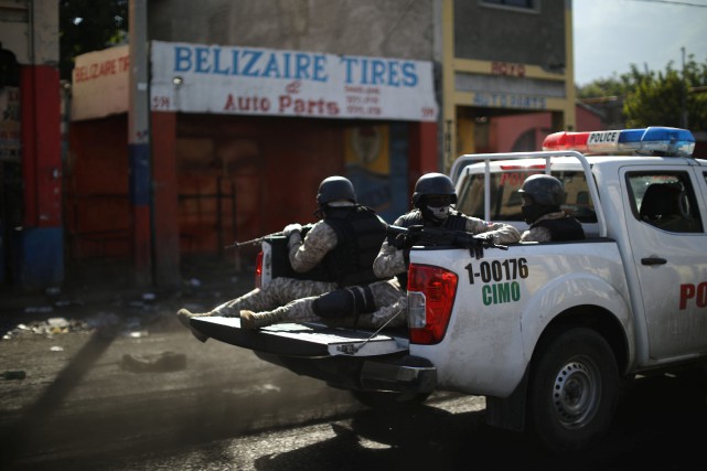A patrol in Port-au-Prince.  PHOTO ANDRES MARTINEZ CASARES, REUTERS ARCHIVES