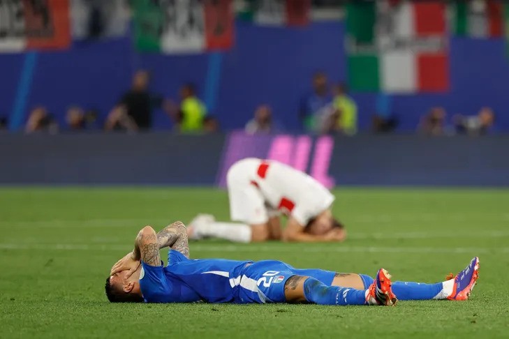 Italian striker Mattia Zaccagni at the end of the match against Croatia, during Euro-2024, June 24, 2024 in Leipzig ODD ANDERSEN / AFP 