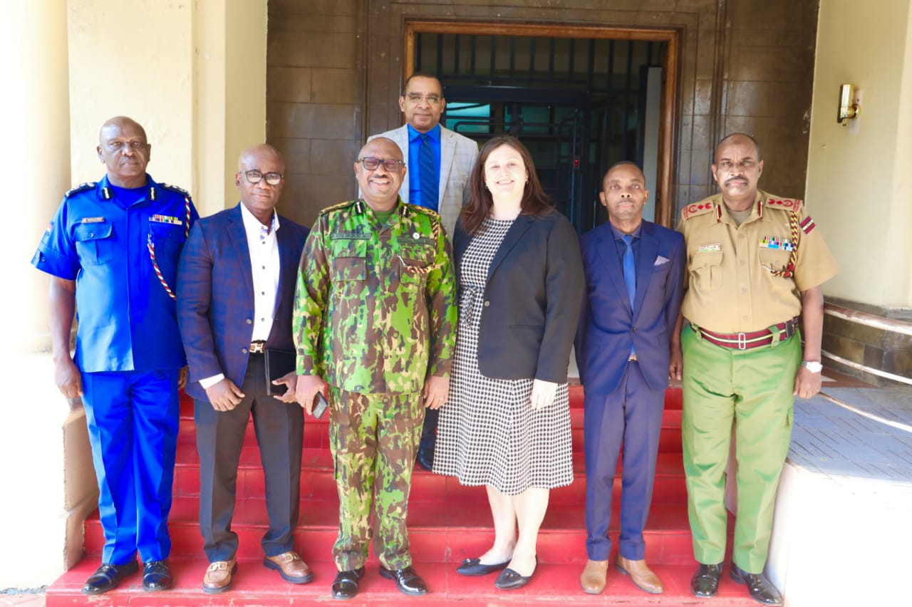 The delegation of the Haitian National Police (PNH) and members of the National Police Service - Kenya 