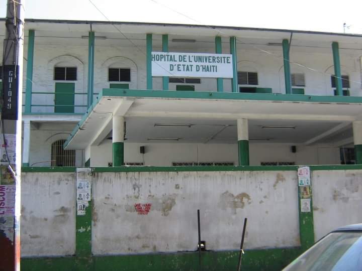 Facade of the State University of Haiti Hospital (HUEH). 