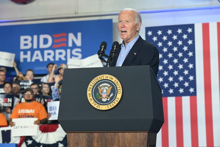 «Je suis candidat et je vais gagner du nouveau», assure Biden