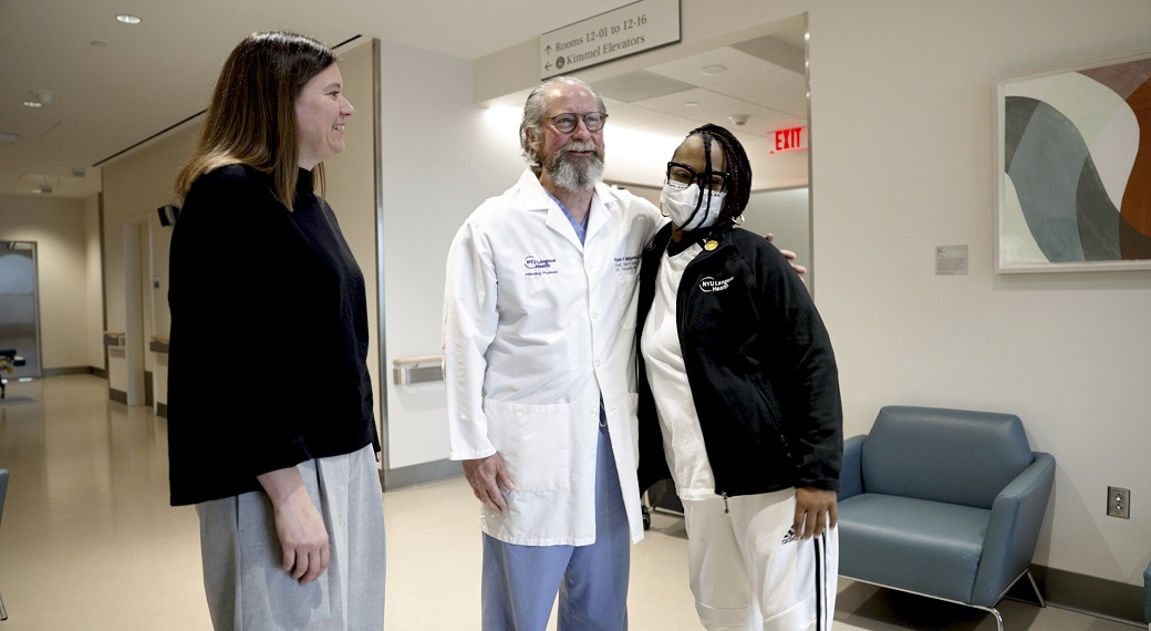 Pig kidney recipient Towana Looney stands with transplant surgeons D. Jayme Locke, now of the US Health Resources & Services Administration and Dr Robert Montgomery of NYU Langone Health, centre, on December 10, 2024, at NYU Langone Health, in New York City. (Photo: AP)