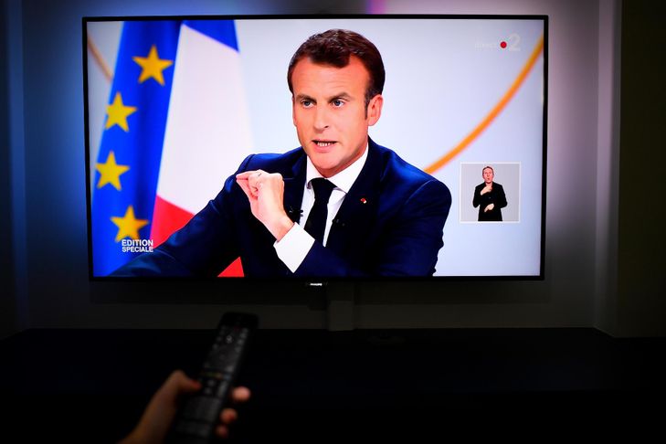 Macron annonce une batterie de mesures pour "une France plus forte et plus juste"