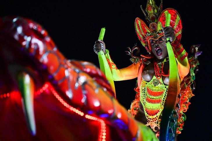 Rio Carnival: a parade in tribute to black women rewards