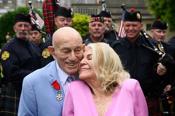 Normandy: a century-old American veteran and his fiancée said 
