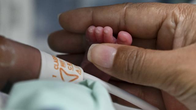 Iraq: a baby born with 3 penises.  Photo: AFP
