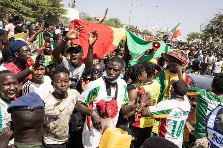 Une marée humaine se répand dans Dakar pour accueillir les héros de la CAN