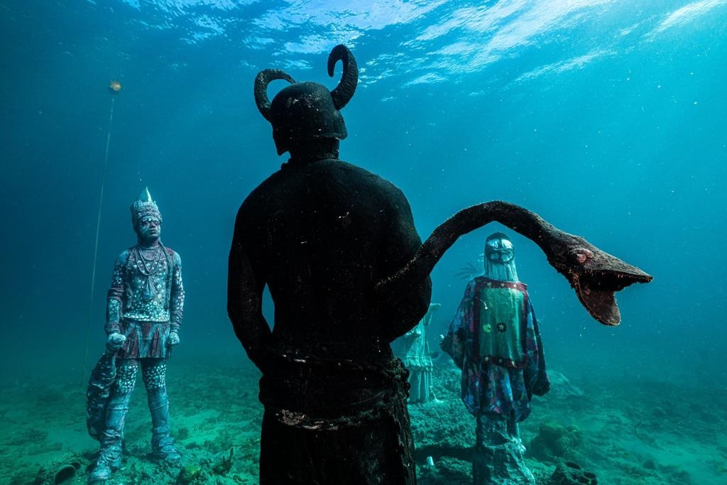Underwater sculptures in Grenada 